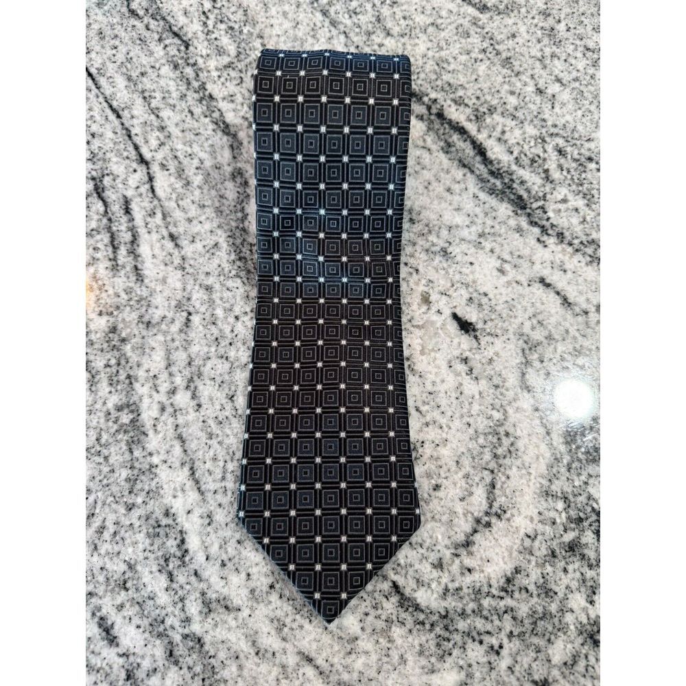 Donald Trump Signature Collection Necktie 3.75X59" Silk‎ Black Dotted Tie